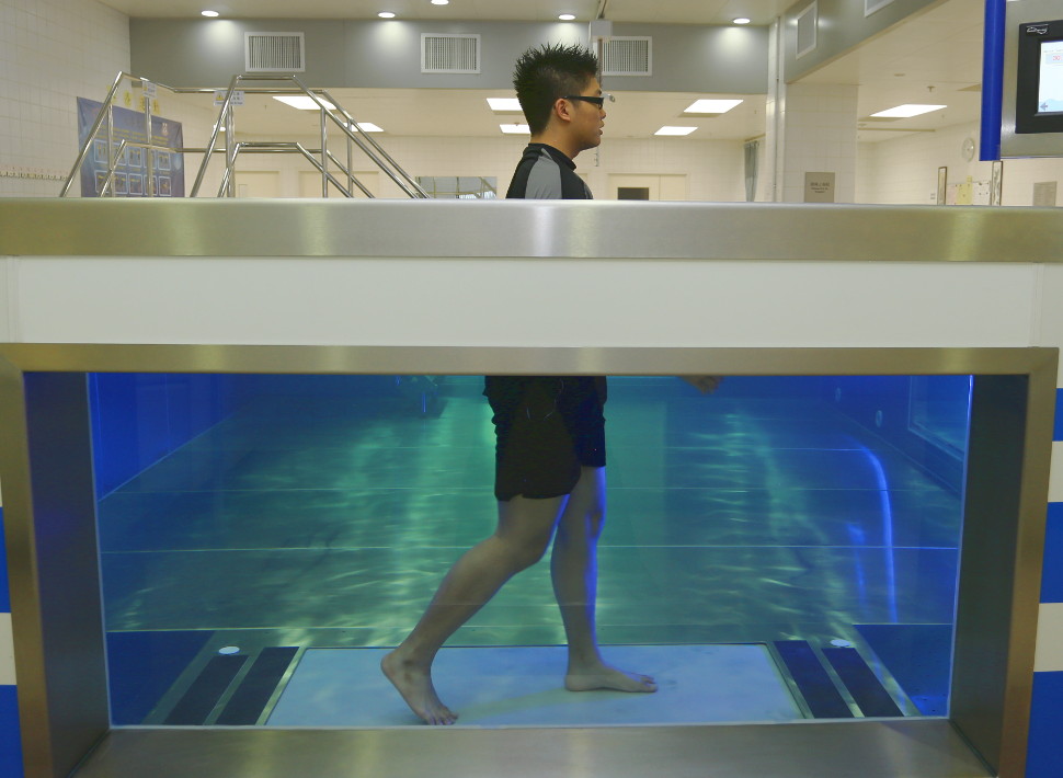 Underwater treadmill in modular pool