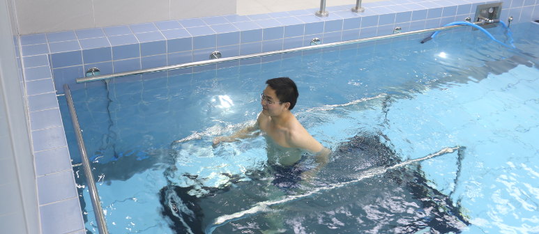 Underwater treadmill