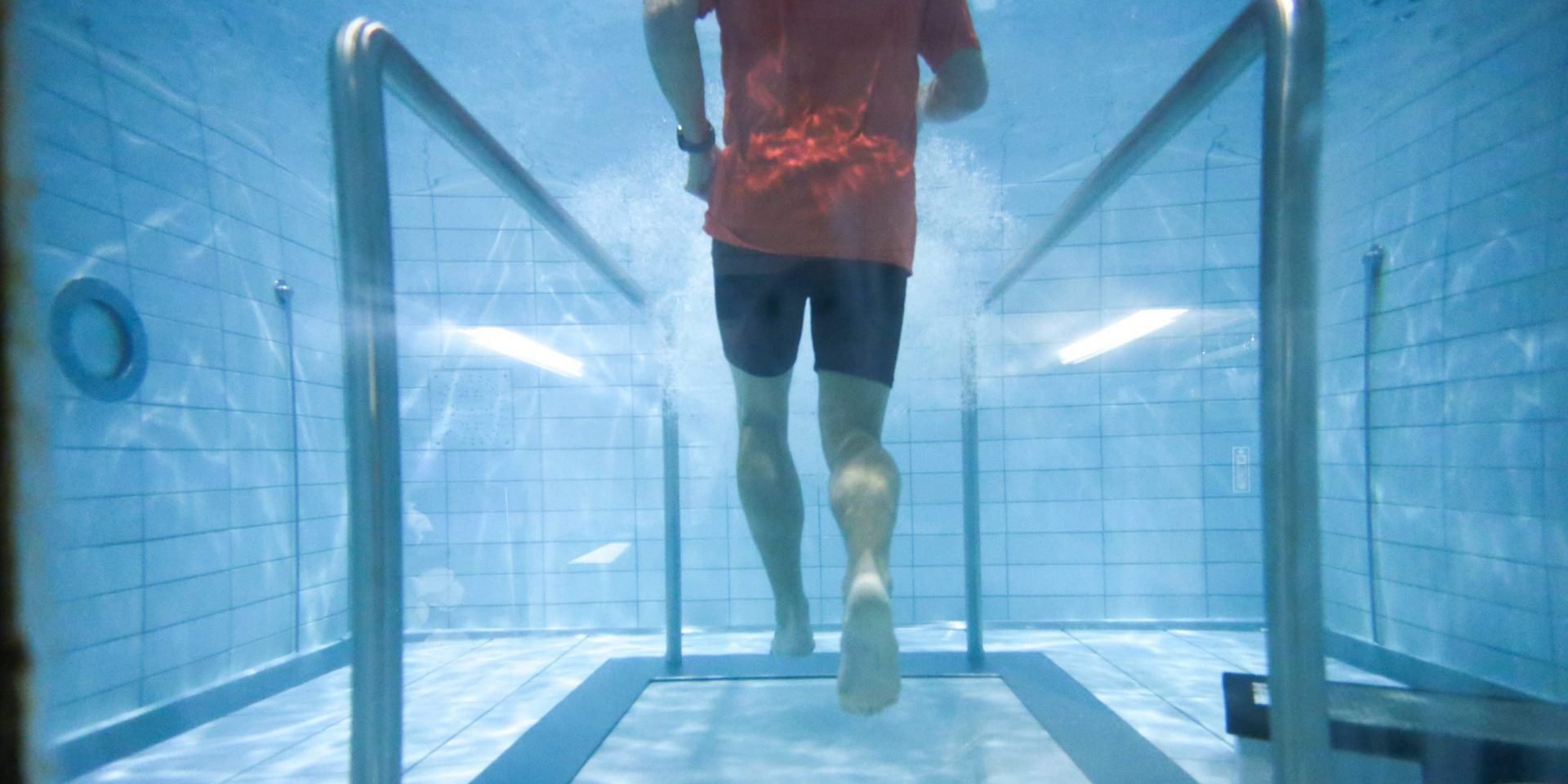 Underwater treadmill running